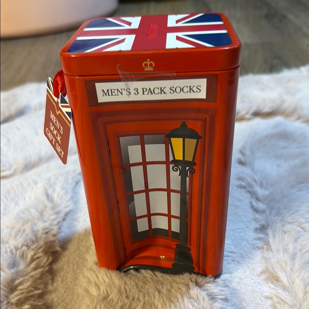 🔥FINAL MARKDOWN Marshall Red Telephone Booth Sock Set - Picture 5 of 5
